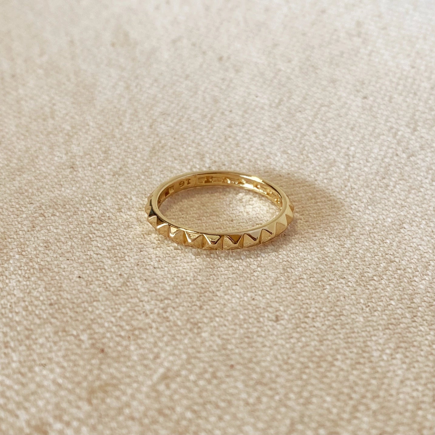 Stud Ring