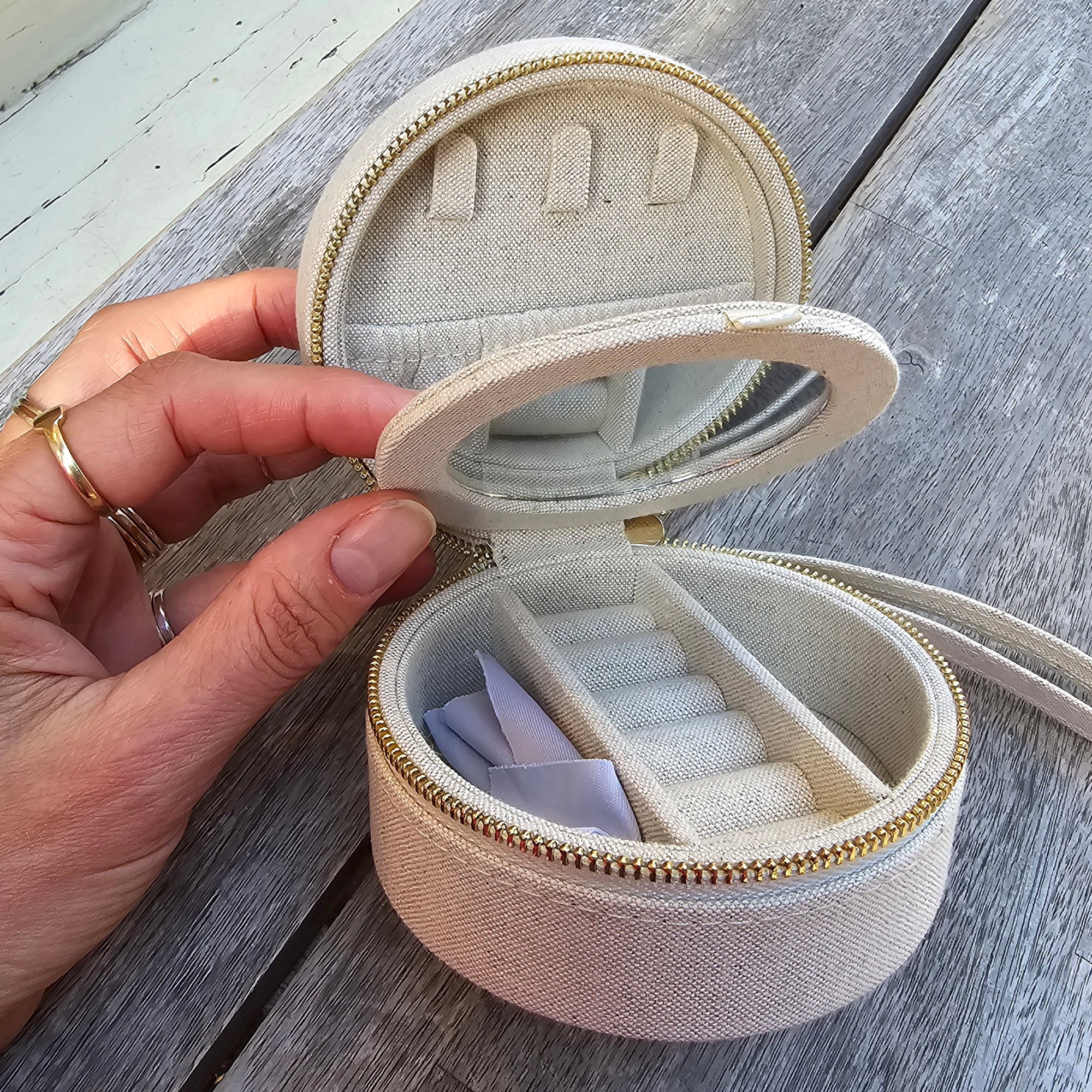 Round Linen Jewelry Case