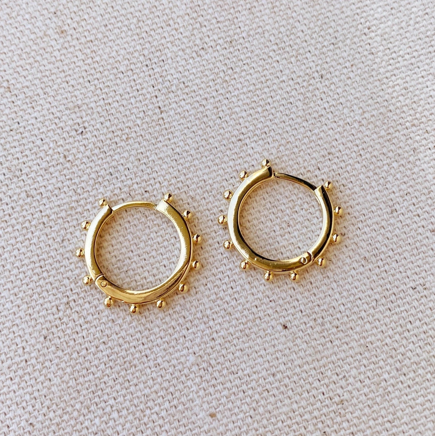 Clicker Hoop With Ball Detail