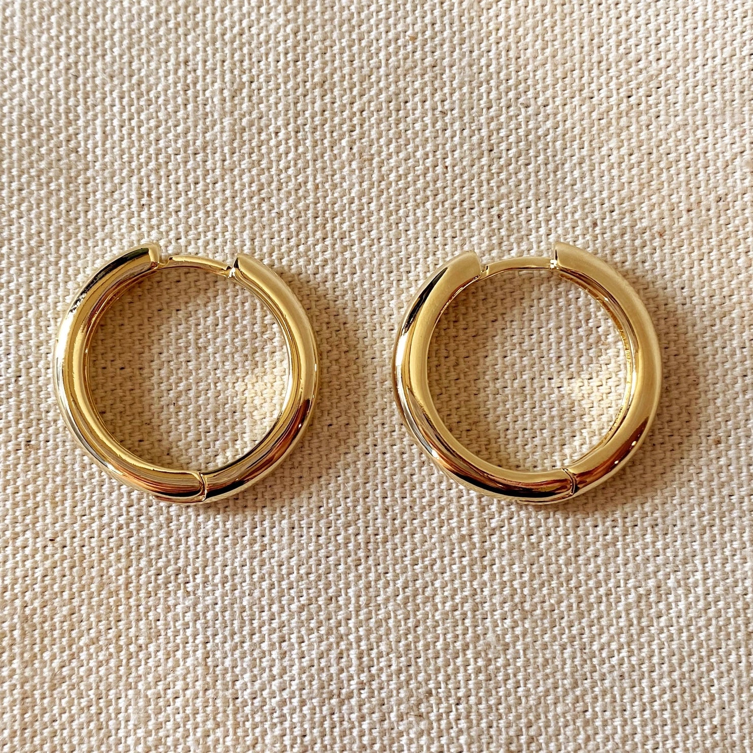 Flattened Round Clicker Hoop