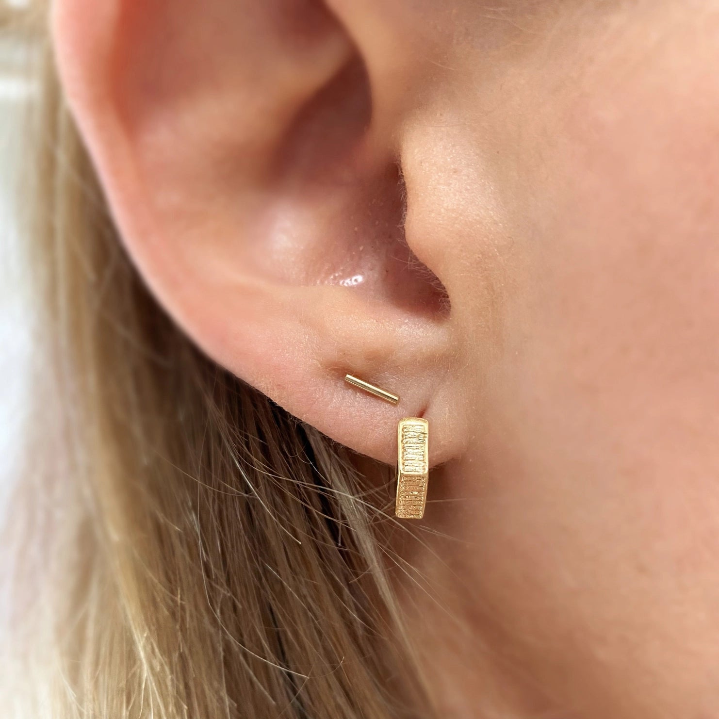 Textured Chunky Clicker Hoop