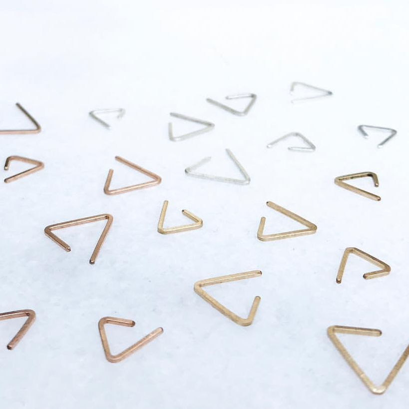 Hammered Triangle hoop //ONE PIECE - BonBon Boutique