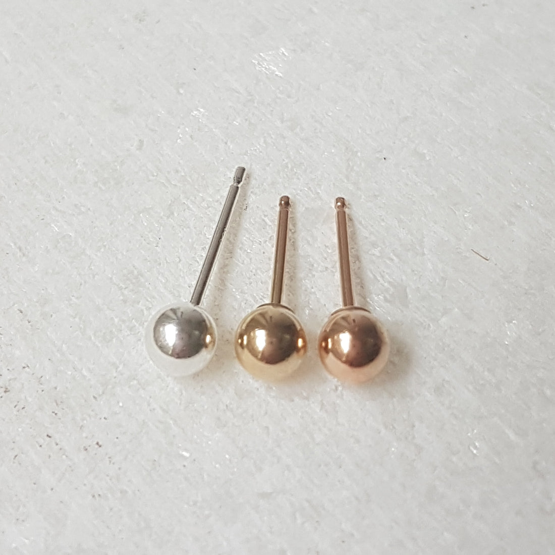 Ball stud //ONE PIECE - BonBon Boutique